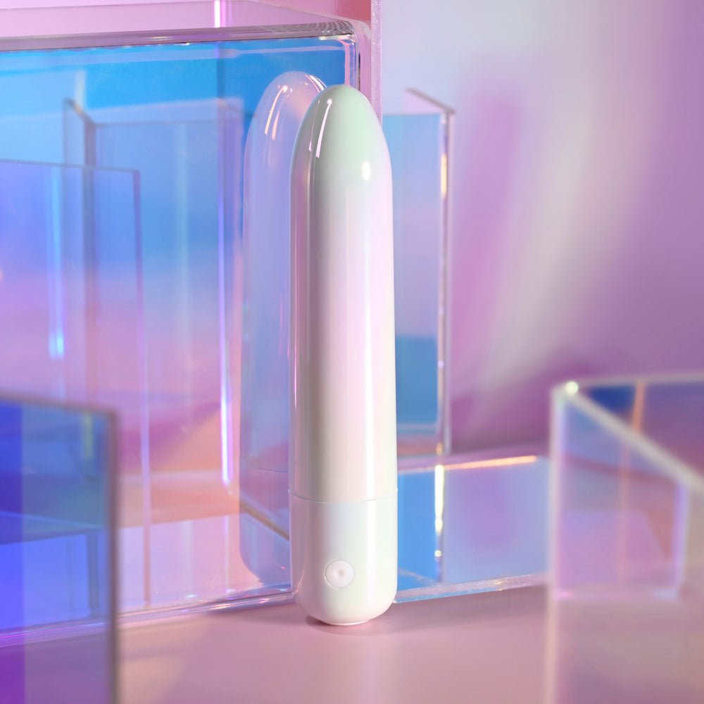 Evolved EASY DOES IT - Pearlescent White 10 cm USB Rechargeable Bullet - Silk and Sin