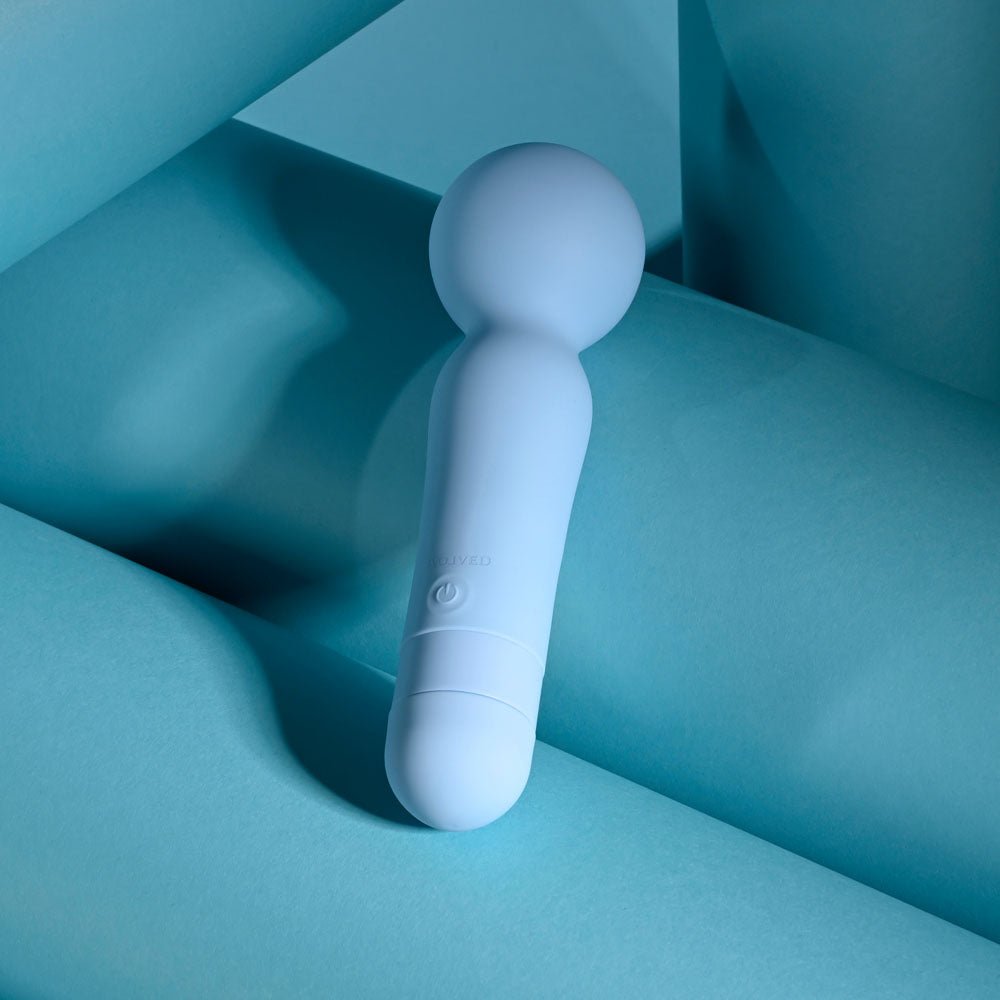 Evolved IRIS - Blue 18.3 cm USB Rechargeable Massage Wand - Silk and Sin