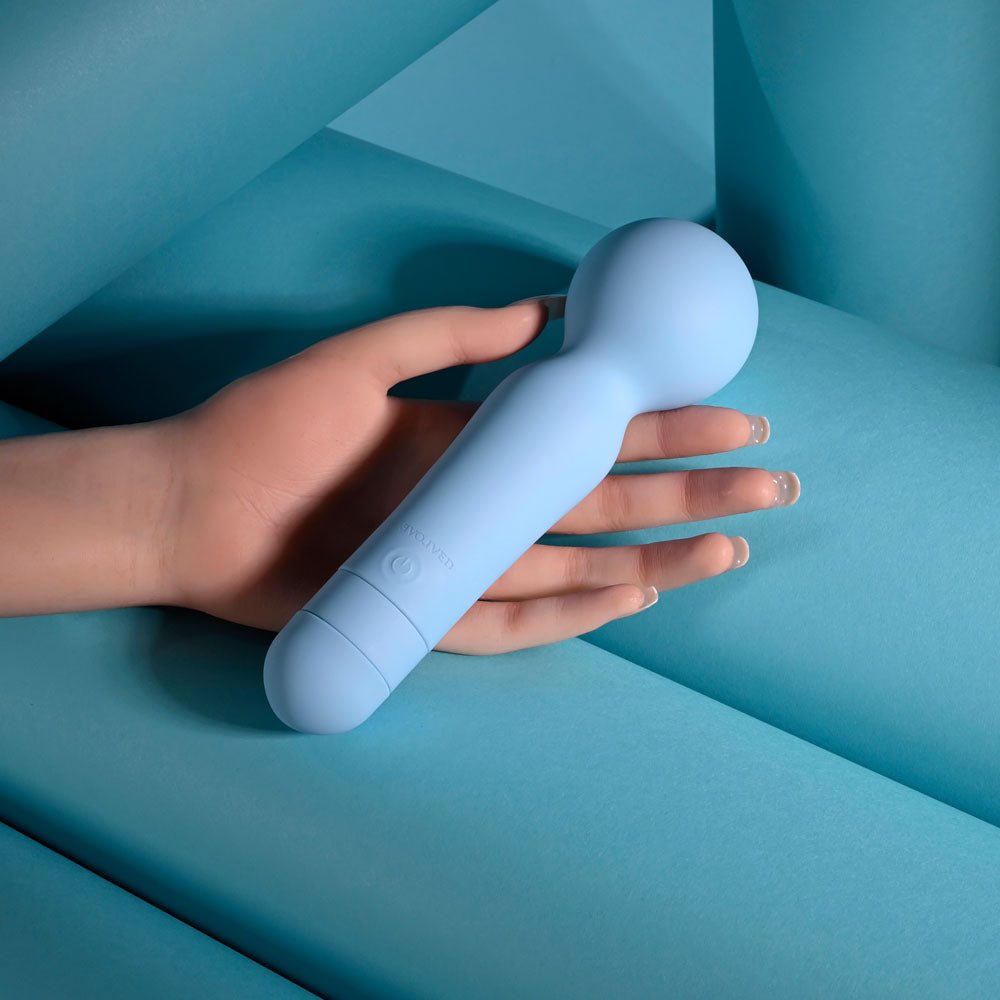 Evolved IRIS - Blue 18.3 cm USB Rechargeable Massage Wand - Silk and Sin