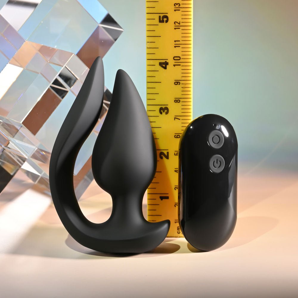 Evolved THE GENIE - Black 11.2 cm USB Rechargeable Vibrating Plug with Wireless Remote - Silk and Sin
