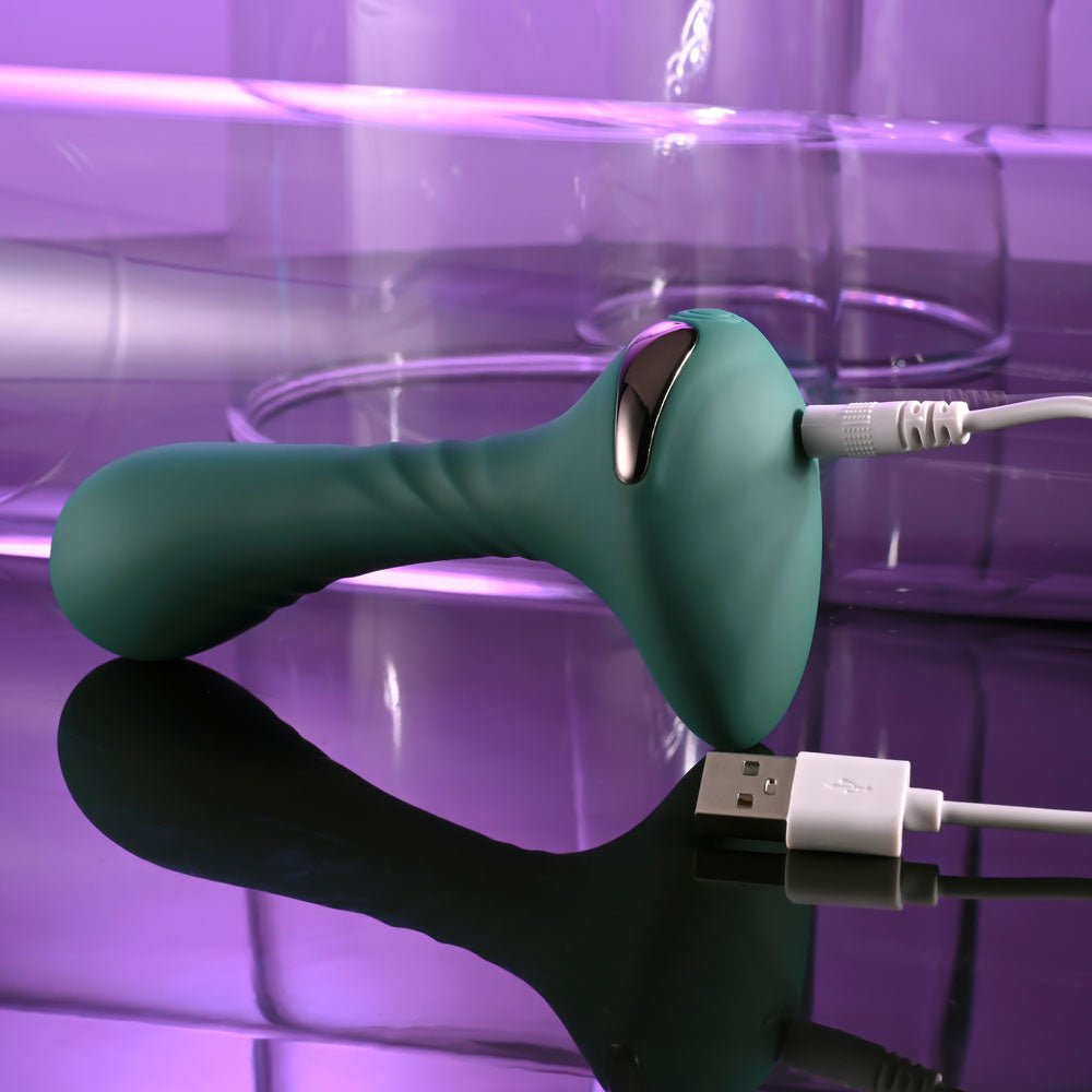 Gender X GOES ANYWHERE - Green 12.4 cm USB Rechargeable Vibrator - Silk and Sin