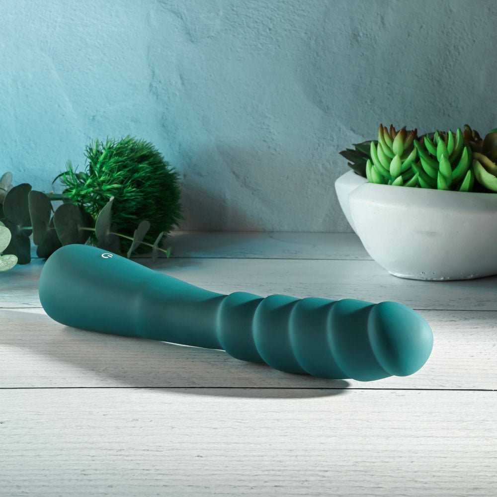 Gender X SCORPION - Green 21.2 cm USB Rechargeable Vibrator - Silk and Sin