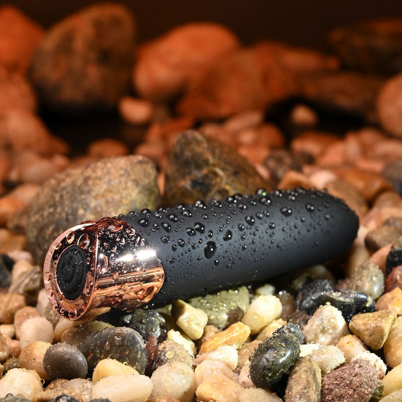 Gender X THE GOLD STANDARD - Black/Rose Gold 10 cm USB Rechargeable Bullet - Silk and Sin