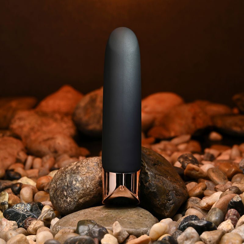 Gender X THE GOLD STANDARD - Black/Rose Gold 10 cm USB Rechargeable Bullet - Silk and Sin