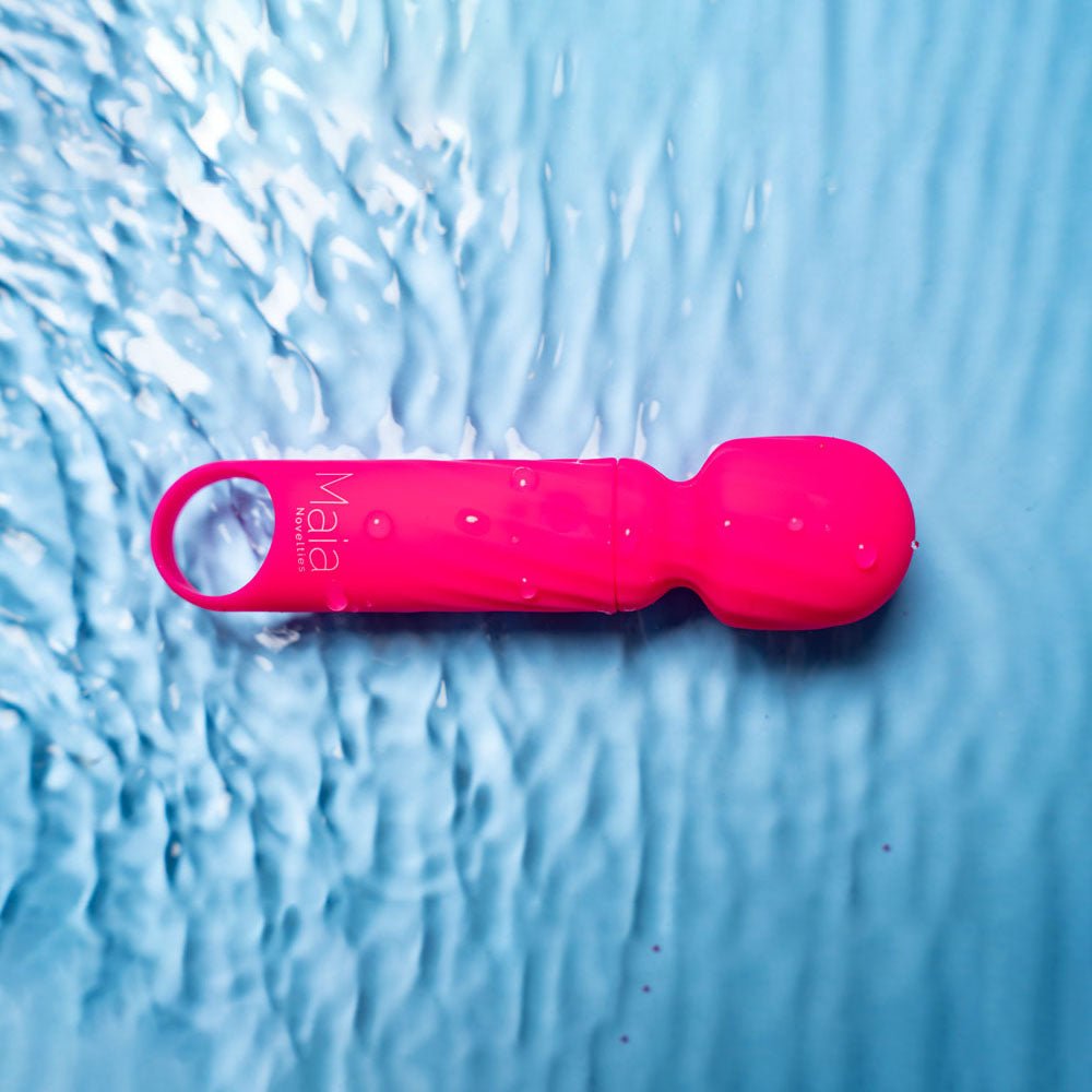 Maia DOLLY - Pink - Pink 12.7 cm USB Rechargeable Massage Wand - Silk and Sin