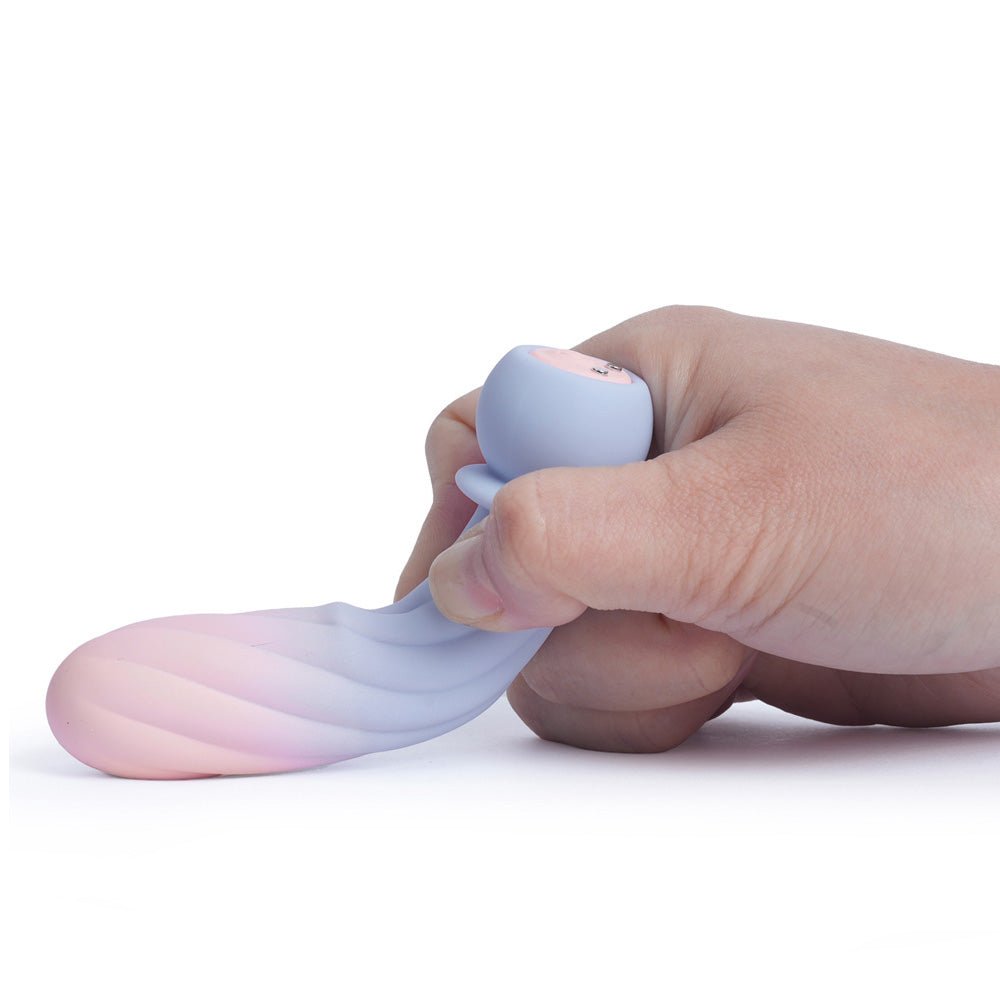 Maia SYMBA - Pink - Pink 10.8 cm USB Rechargeable Powerful Bullet - Silk and Sin