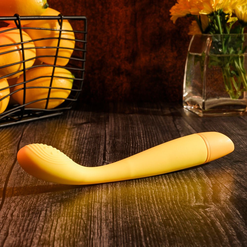 Selopa LEMON SQUEEZE - Yellow 18.4 cm USB Rechargeable Vibrator - silkandsin