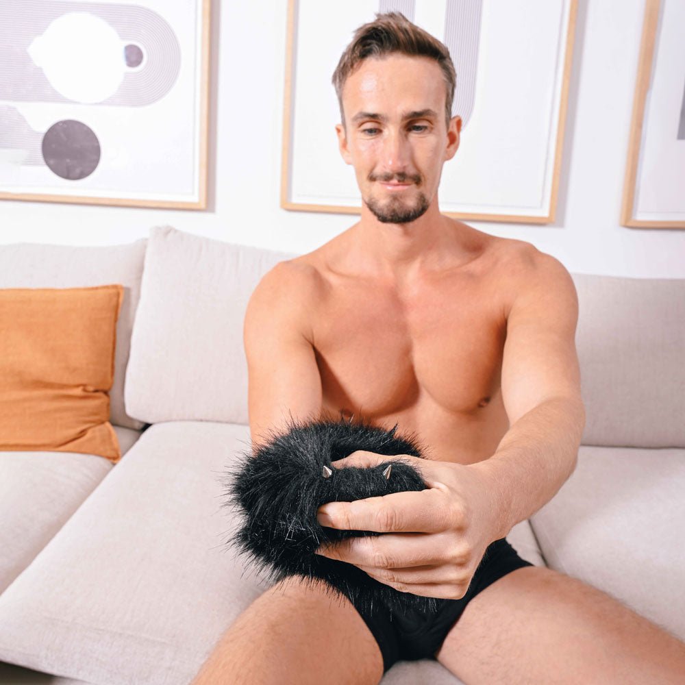 SPORTSHEETS Spiked Sensory Mitt - Black Furry Mitt with Spikes - silkandsin