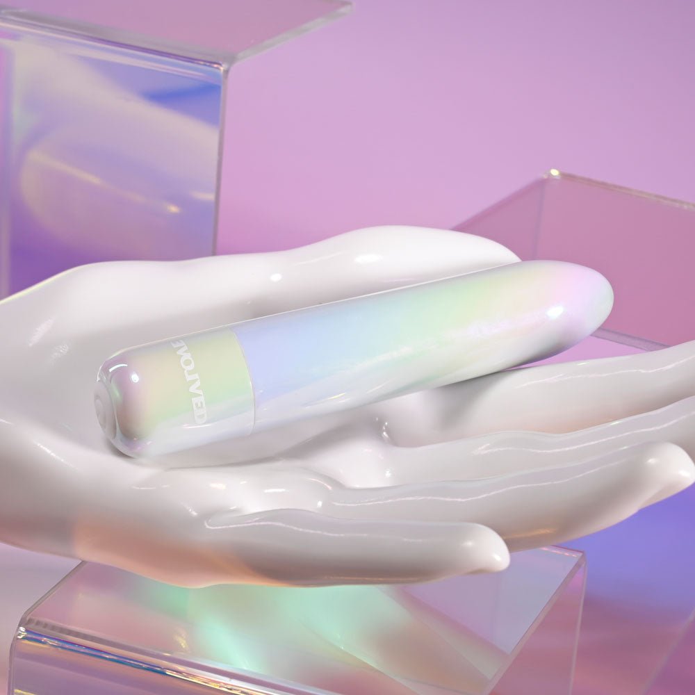 Evolved EASY DOES IT - Pearlescent White 10 cm USB Rechargeable Bullet - Silk and Sin