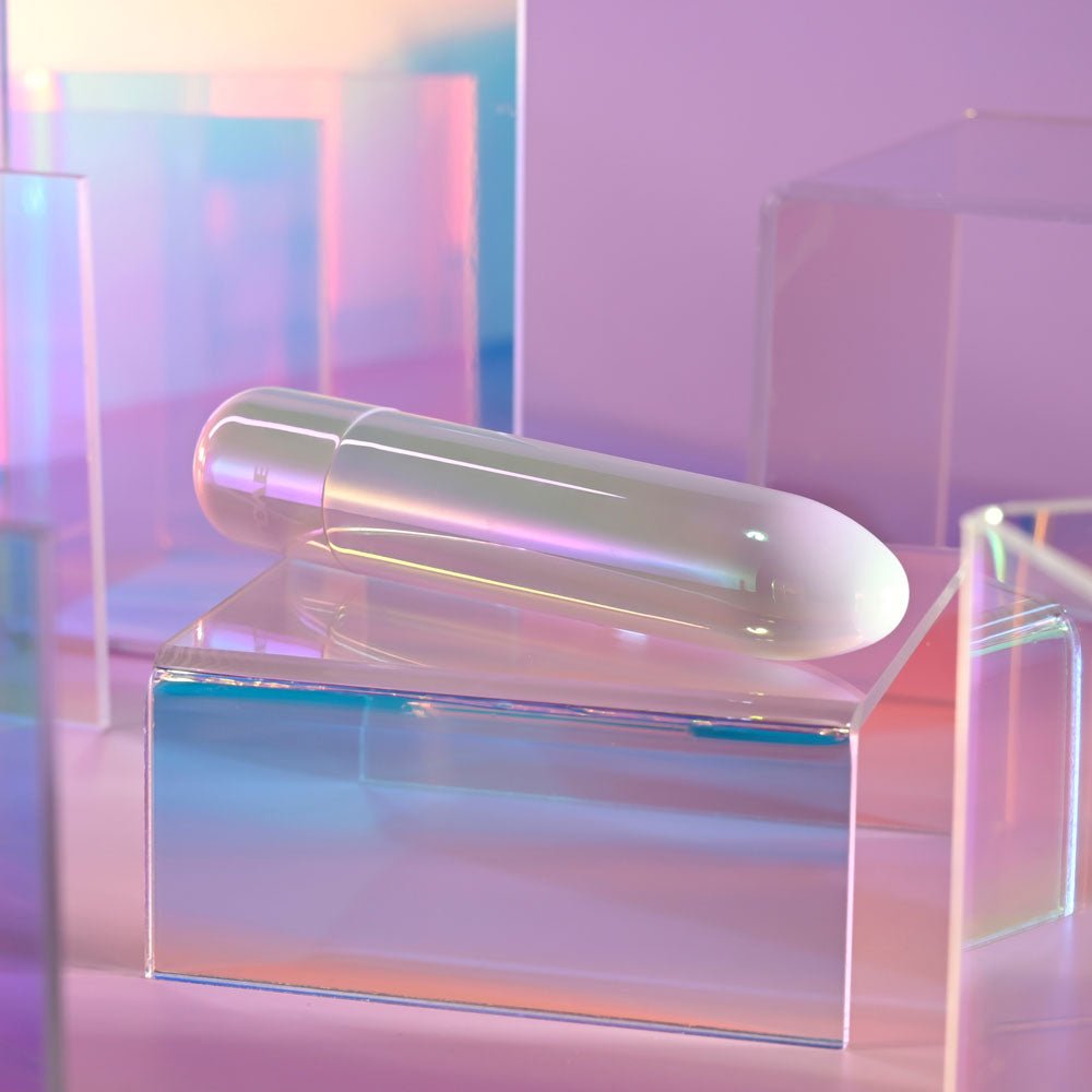 Evolved EASY DOES IT - Pearlescent White 10 cm USB Rechargeable Bullet - Silk and Sin