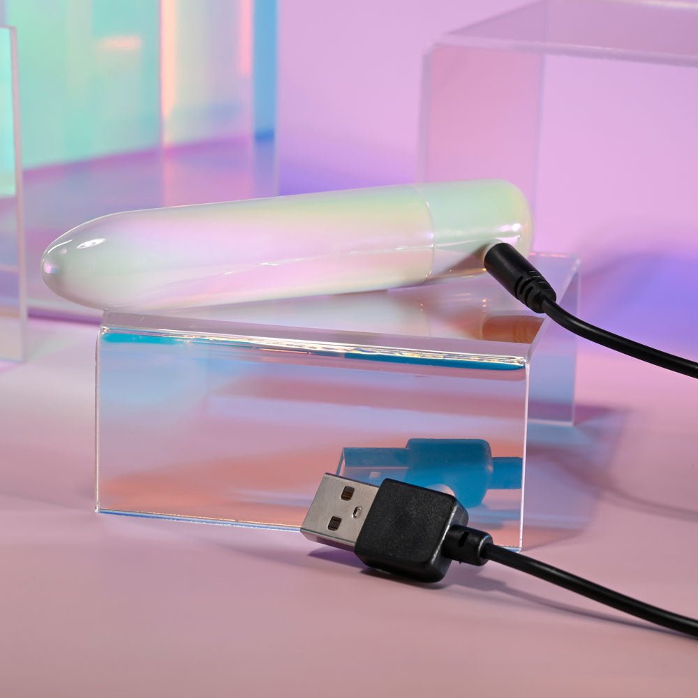 Evolved EASY DOES IT - Pearlescent White 10 cm USB Rechargeable Bullet - Silk and Sin