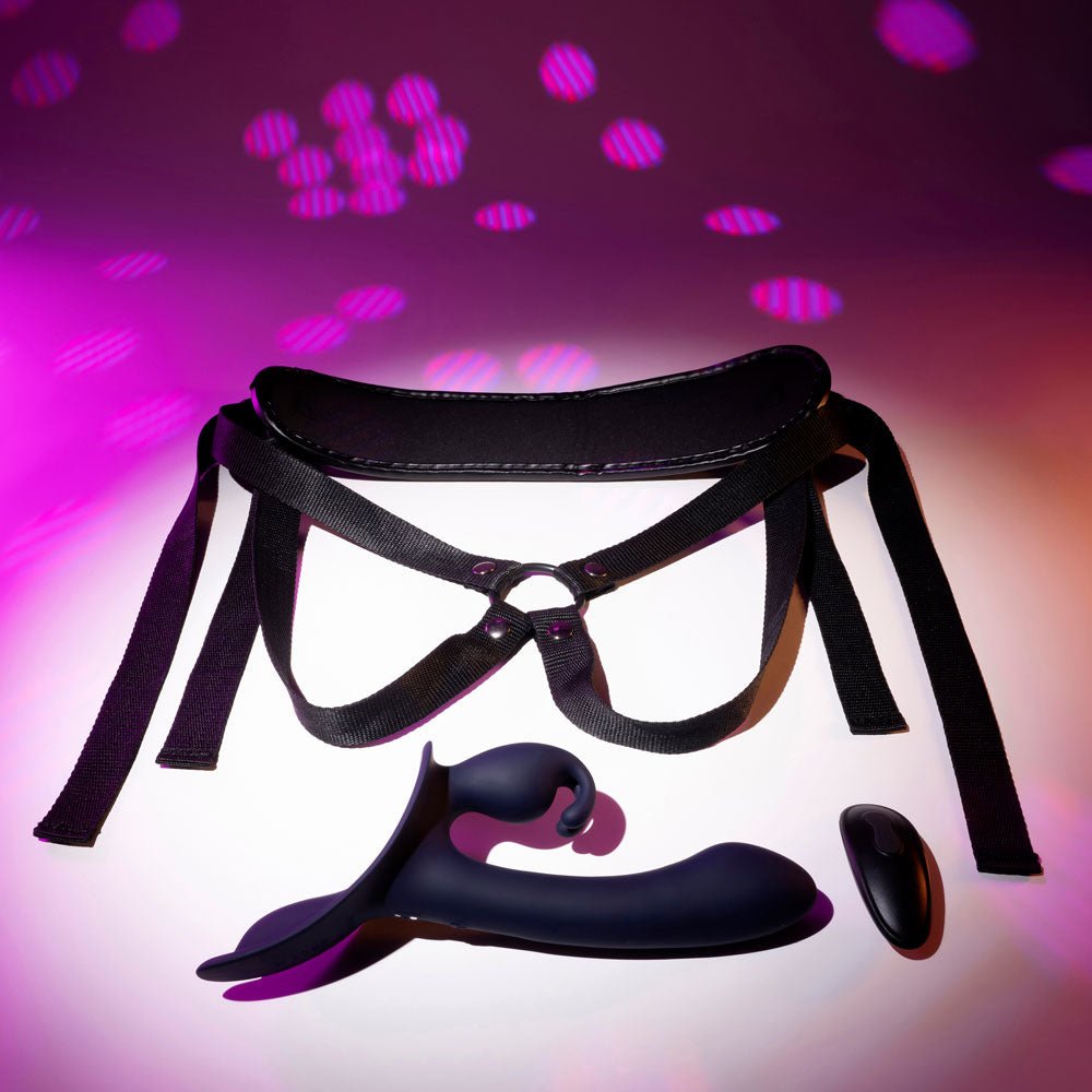 Evolved GIVING VIBES - Black 14.6 cm USB Rechargeable Vibrating Strap-On with Remote - Silk and Sin