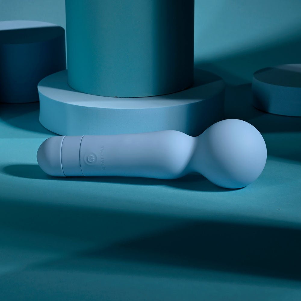 Evolved IRIS - Blue 18.3 cm USB Rechargeable Massage Wand - Silk and Sin