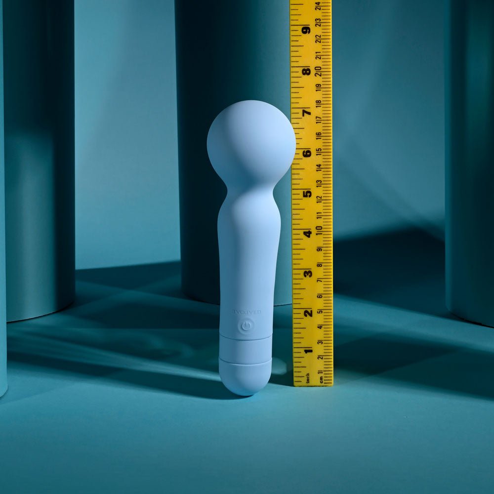 Evolved IRIS - Blue 18.3 cm USB Rechargeable Massage Wand - Silk and Sin