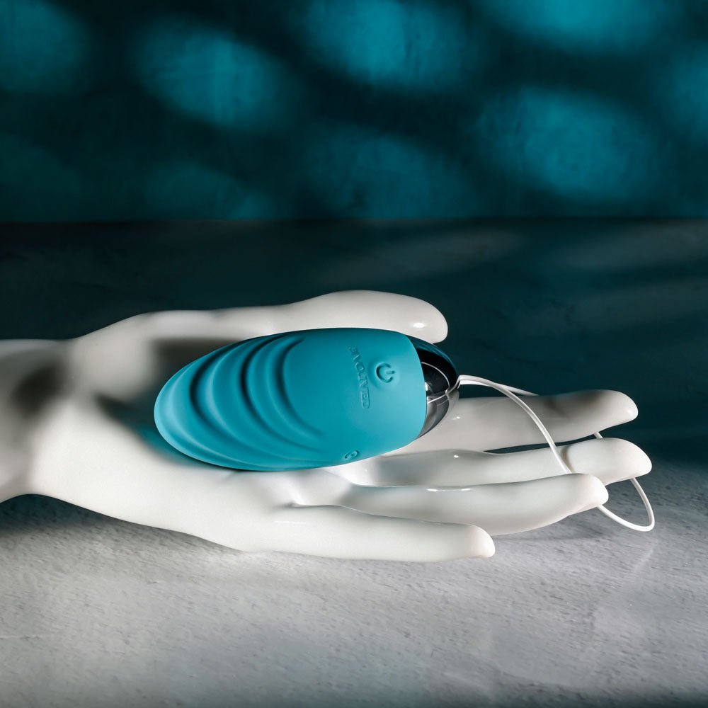 Evolved OVAL OFFICE - Green 8.5 cm USB Rechargeable Wireless Egg with Remote Control - Silk and Sin