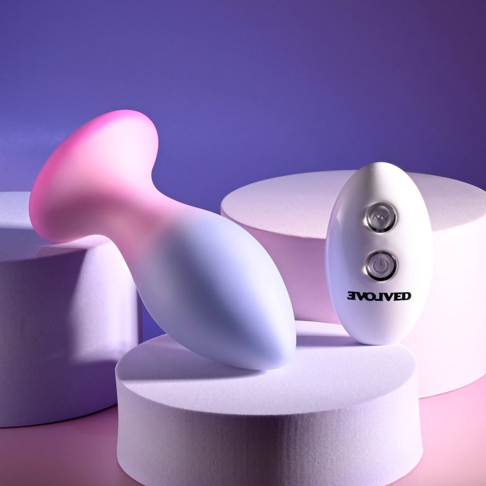 Evolved PARADISE PLUG - Pink/Purple 10.5 cm USB Rechargeable Vibrating Butt Plug with Wireless Remote - Silk and Sin