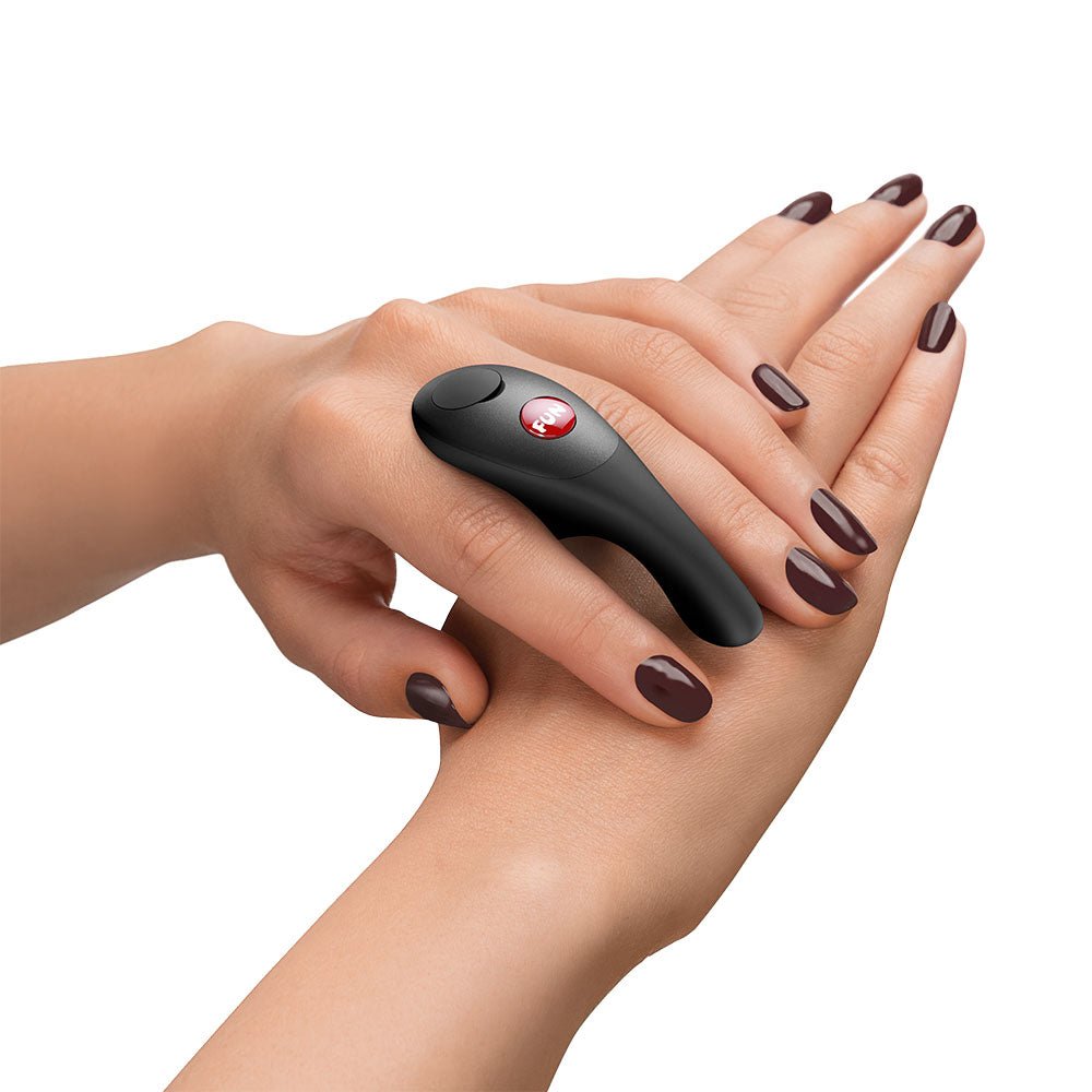 Fun Factory BE-ONE Black - Black USB-C Rechargeable Finger Stimulator - Silk and Sin