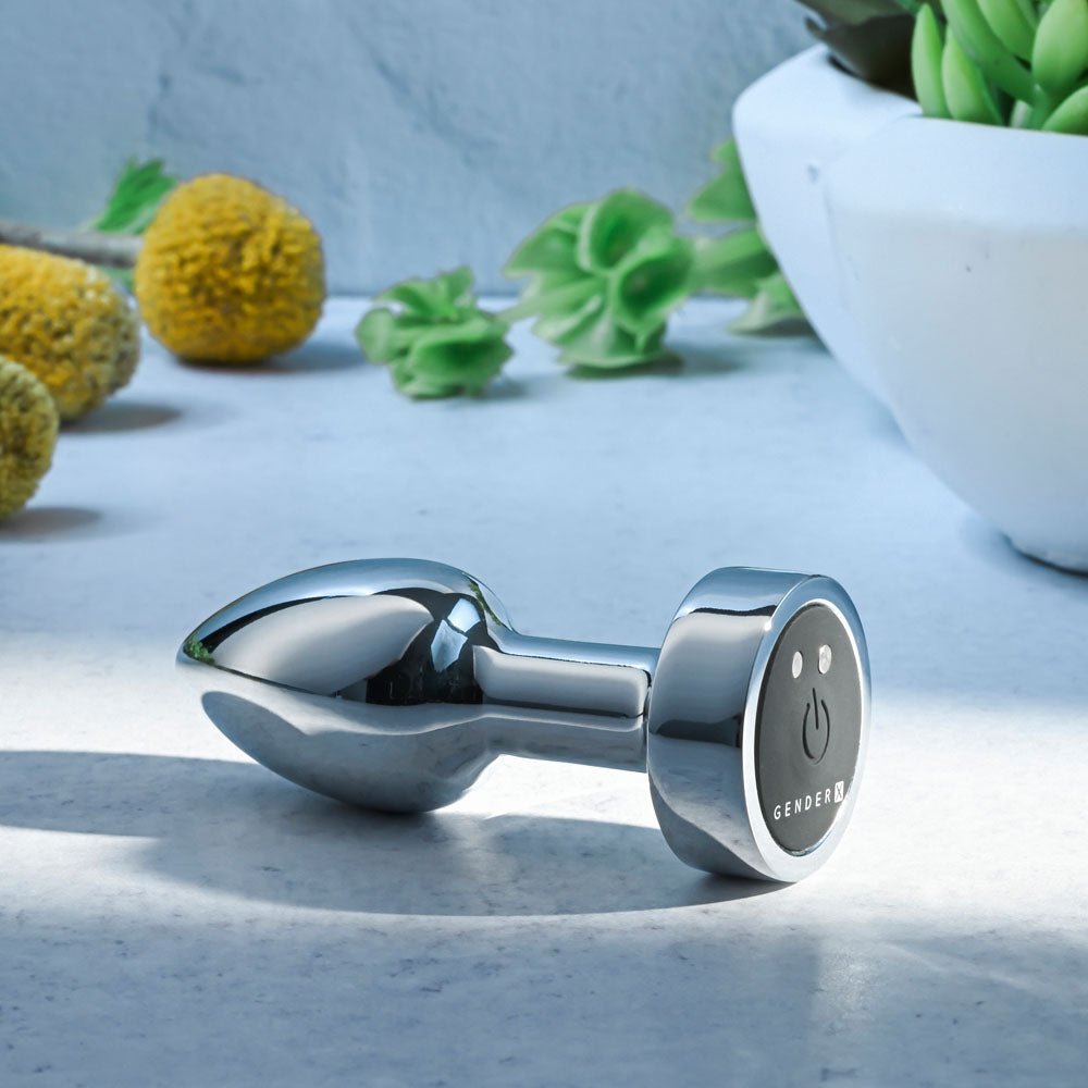 Gender X ROCKIN METAL PLUG MINI - Chrome 7.8 cm USB Rechargeable Vibrating Mini Butt Plug - Silk and Sin