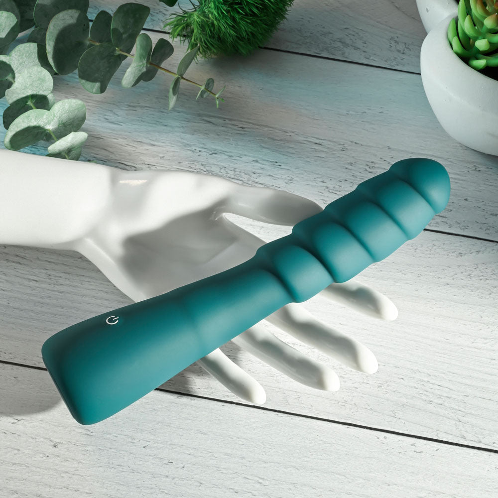 Gender X SCORPION - Green 21.2 cm USB Rechargeable Vibrator - Silk and Sin
