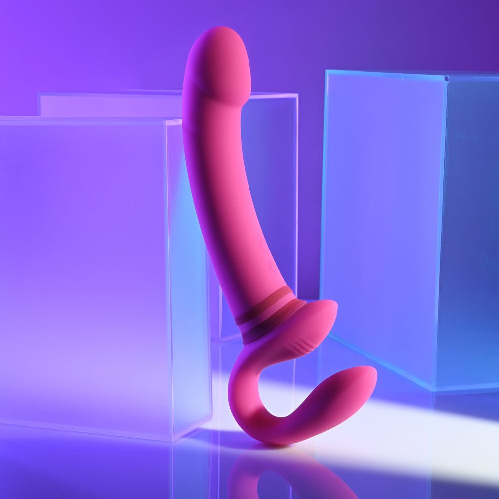 Gender X SHARING IS CARING - Pink 21.9 cm USB Rechargeable Strapless Strap-On - Silk and Sin