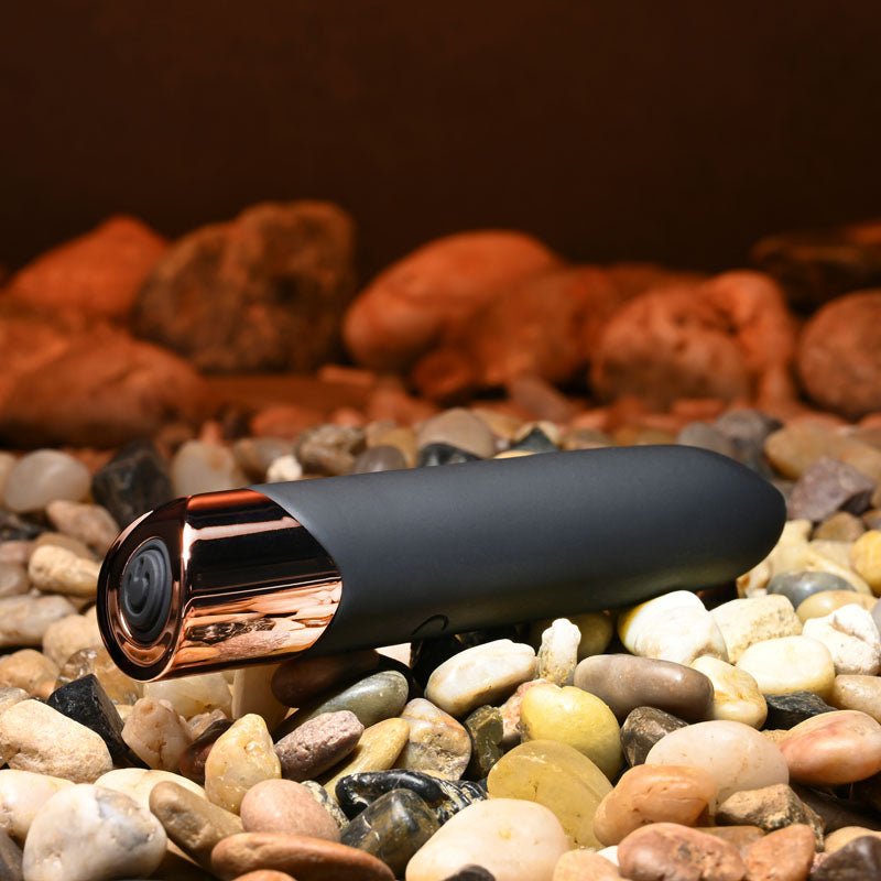 Gender X THE GOLD STANDARD - Black/Rose Gold 10 cm USB Rechargeable Bullet - Silk and Sin
