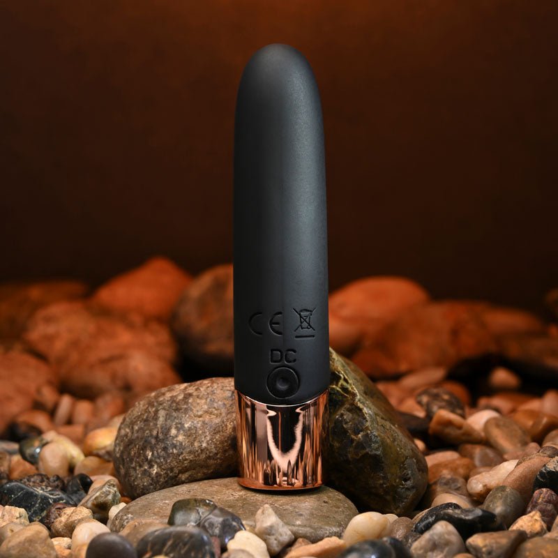 Gender X THE GOLD STANDARD - Black/Rose Gold 10 cm USB Rechargeable Bullet - Silk and Sin