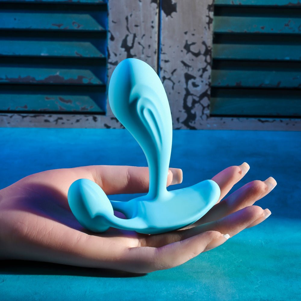 Gender X WEAR ME OUT - Blue 11.1 cm USB Rechargeable Wearable Vibrator with Wireless Remote - Silk and Sin