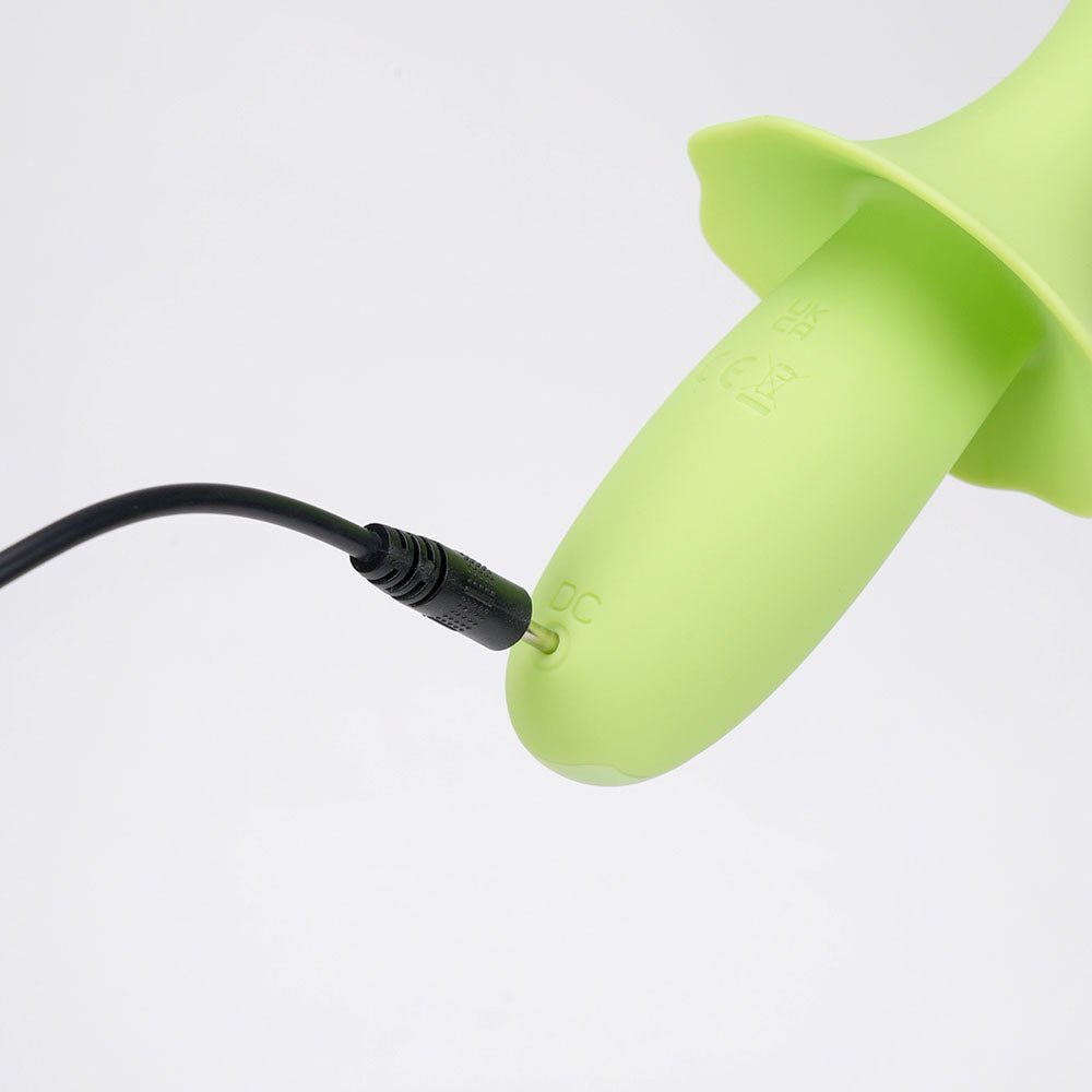Maia SIENNA - Green - Green 15.2 cm USB Rechargeable Fluttering Bullet - Silk and Sin