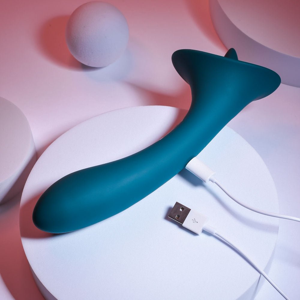 Playboy Pleasure TRUE INDULGENCE - Teal 21.3 cm USB Rechargeable Vibrator with Flicking Tip - silkandsin