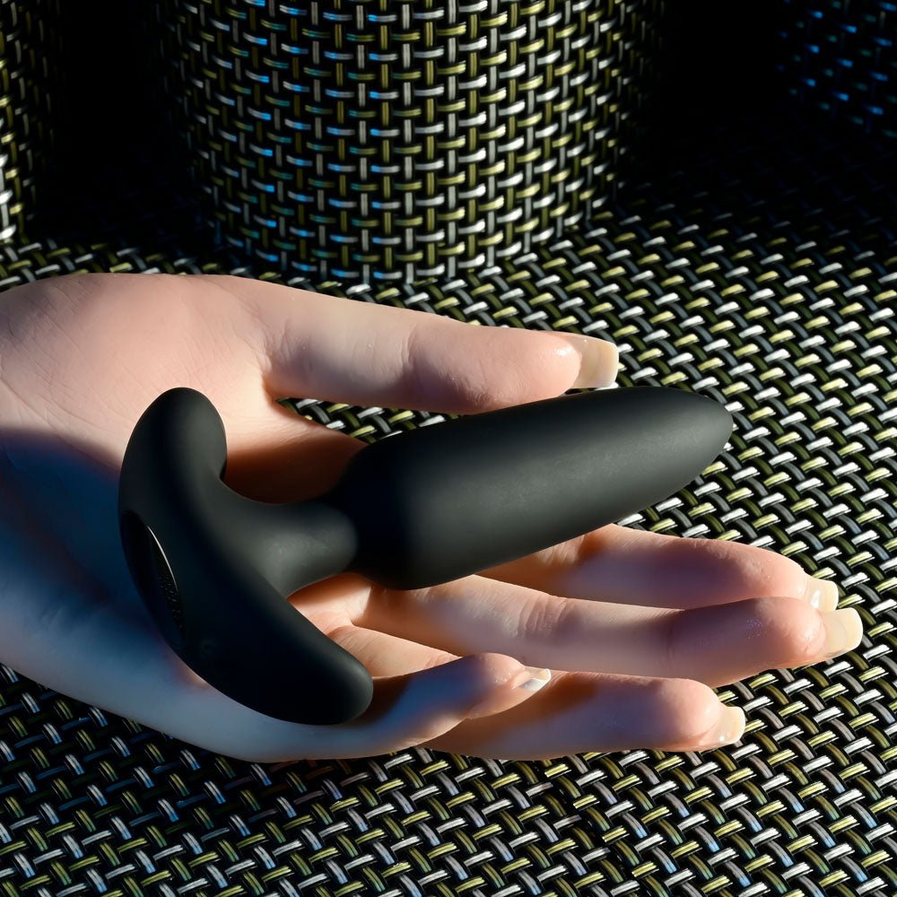 Selopa BLACK BEAUTY - Black 11.3 cm USB Rechargeable Vibrating Butt Plug with Wireless Remote - silkandsin