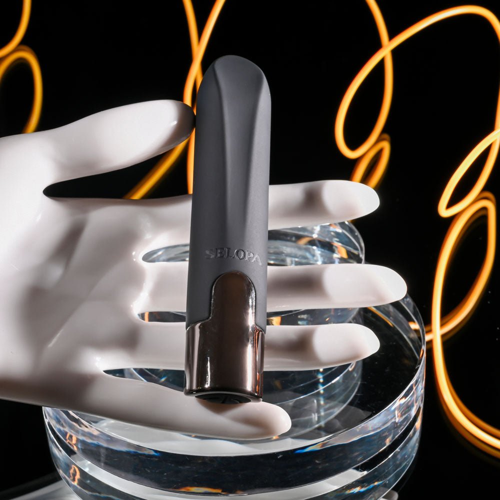 Selopa LITTLE BUDDY - Black 11.1 cm USB Rechargeable Vibrating Bullet - silkandsin