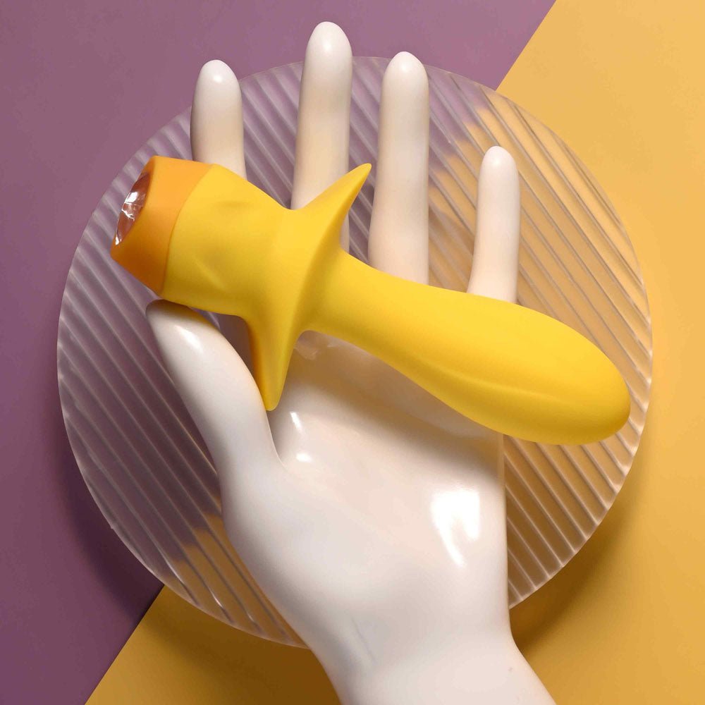 Selopa MELLOW YELLOW - Yellow 13.5 cm USB Rechargeable Vibrating Anal Plug - silkandsin